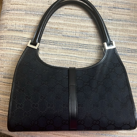 Vintage gucci handbag no stains no rips in very good condition - Picture 9 of 9